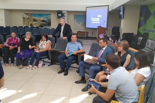 Комиссия Общественной Палаты Псковской области на круглом столе обсудила проблемные вопросы внедрения раздельного сбора мусора в Псковской области.