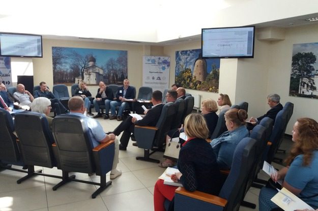 Проблемы системы обращения с ТКО обсудили участники круглого стола в Пскове